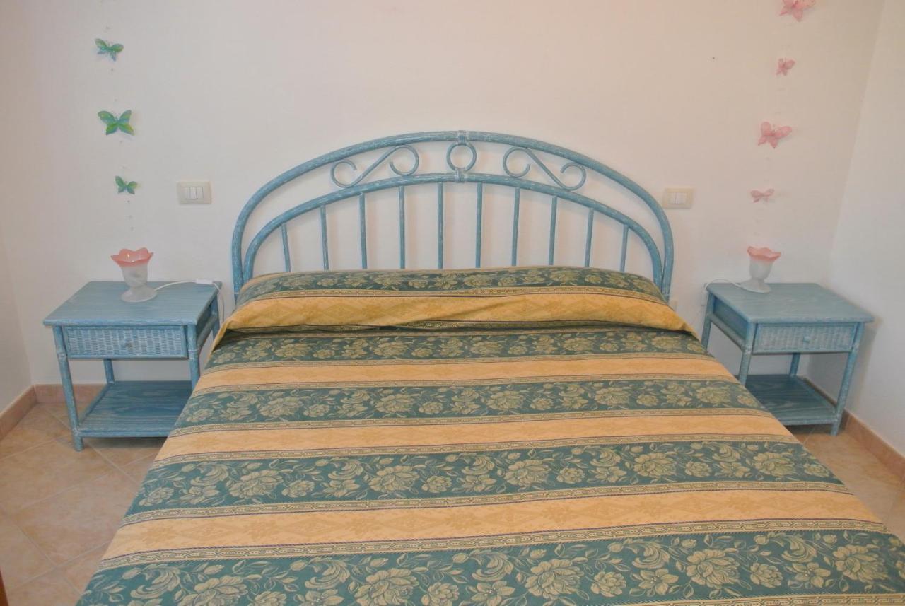 Case Vacanza Fenicotteri San Teodoro  Zimmer foto